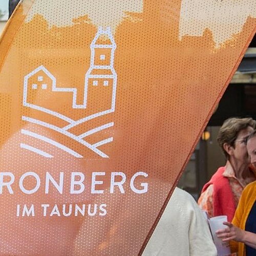 Europatag in Kronberg 

Ein wundervoller Europatag in Kronberg neigt sich dem Ende zu. 
Der Berliner Platz bot die...