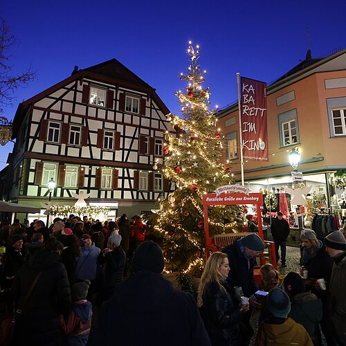Heute geht es weiter mit dem Kronberger Weihnachtsmarkt!
11 bis 18 Uhr, Altstadt, Katharinenstraße und Burg
Unser Fotos...